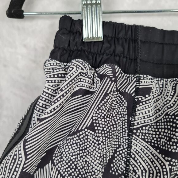 Lululemon Hotty Hot Shorts Womens 8 Black White Lined 2" Regular Gym Running - Picture 3 of 16